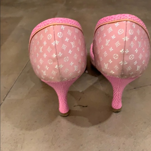 Louis Vuitton pink satin+lizard D’orsay pump 38.5 - Picture 2 of 5